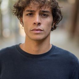 達米安諾·加維諾 飾演 Enea