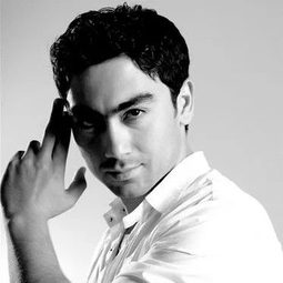 Adiz Radjabov 飾演 Temur