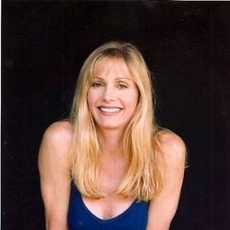 Gretchen Becker - The Desperate Trail演員 飾演Con Woman in Saloon