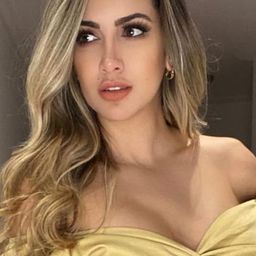 Nanis Ochoa 飾演 Claudia