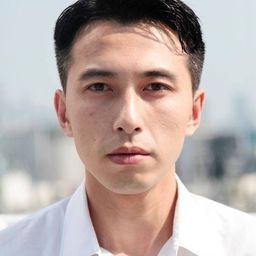 折笠慎也 飾演 