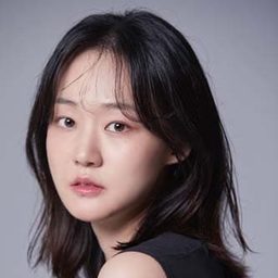 樸藝榮 飾演 Eun-yeong