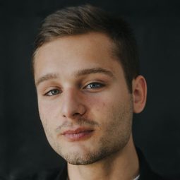 安德烈·戈連科 - 哨兵行動演員 飾演Yvan Kadnikov