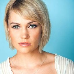 Whitney Moore - 撒旦的恐慌演員 飾演Michelle Larson