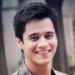 Anshuman Malhotra - 海德爾復仇記演員 飾演Young Haider Meer