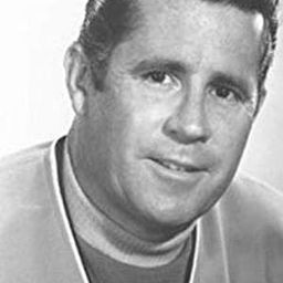 Joe Brooks 飾演 Driver