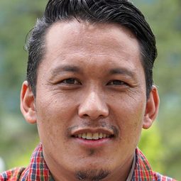 Dorji Wangdi 飾演 Penjor