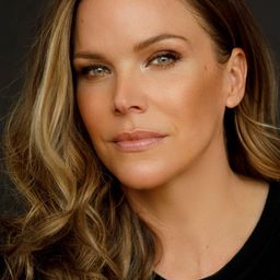 凱倫·克里奇 飾演 Christine