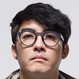 Torpong Chantabubpha 飾演 Peng