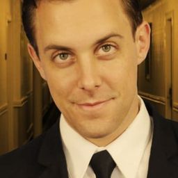 Chris Osborn 飾演 Brian