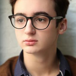 Isaiah Michalski 飾演 Paul