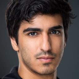 德揚·羅約拉 飾演 Jackson