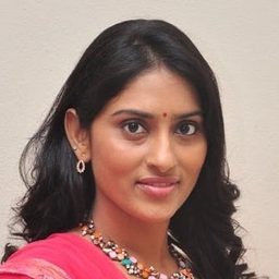 Sri Sudha Bhimireddy 飾演 Raj's First Wife