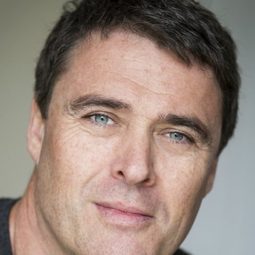 Christopher Hobbs 飾演 Self