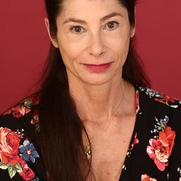 Marianne Giraud 飾演 Marthe Pacarel