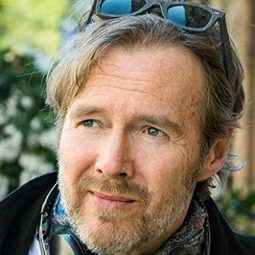 Jan Waldekranz - Lysande landning演員 飾演Gösta Sternmark