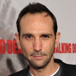 Andrew Rothenberg - 亡命同學會演員 飾演Max