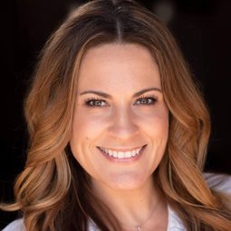 Tori Glawe Osborn - Eminence Hill演員 飾演Emma