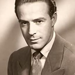 Conrado San Martín 飾演 Presidente del Tribunal