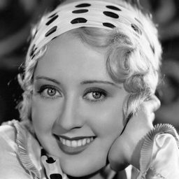 瓊·布朗德爾 飾演 Mamie