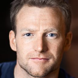 Toby Levins - 幸運頭紗演員 飾演Finn