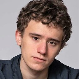 León Martínez - 溫情避風港演員 飾演Fin