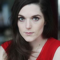 Alice Butaud 飾演 L'infirmière