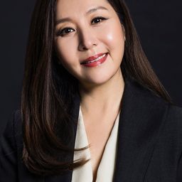 崔明吉 飾演 Madame