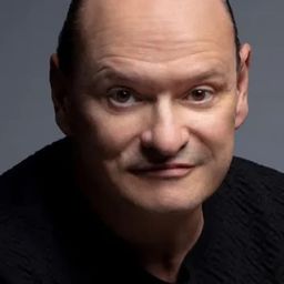 Carlos Belloso 飾演 Fortunato Crespo