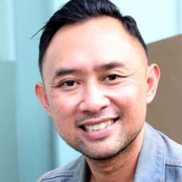 Ronal Surapradja - Bridezilla演員 飾演Broadcaster