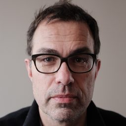 多明尼克莫爾 - 謎夜拼圖導演