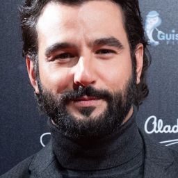 Antonio Velázquez 飾演 Serpiente