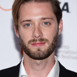 Stephen Dunn 飾演 Kyle