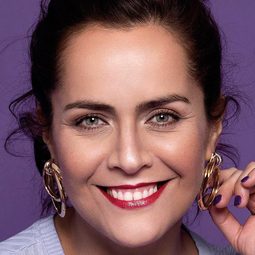 娜塔莉亞·瓦爾德貝尼托 - Mujeres arriba演員 飾演Maida