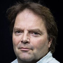 Victor Löw - 每個人都成名演員 飾演Michael Jensen