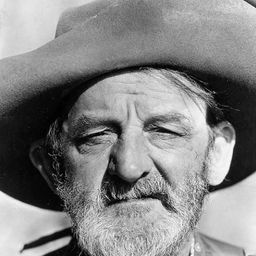 Si Jenks 飾演 Zeke