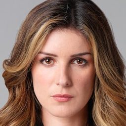 Shenae Grimes-Beech 飾演 Matti Dupree