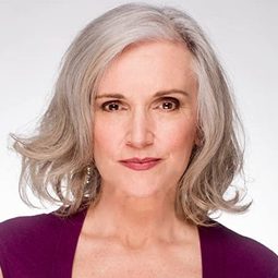 Joanne Wilson 飾演 Grandma Roberts (voice)