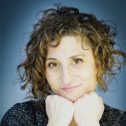 Shoshana Sperling 飾演 Nora (voice) (as Soshana Sperling)