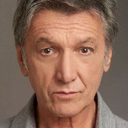 Ernesto Larrese 飾演 Lark