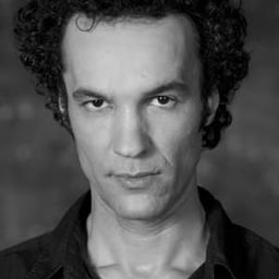 Hamid Krim - 情非得已演員 飾演Taxista Nuakchot