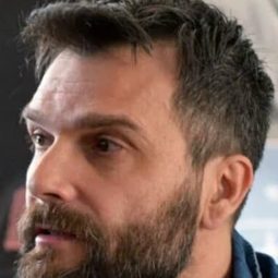 Vahidin Prelić - 星際黑網演員 飾演Argun