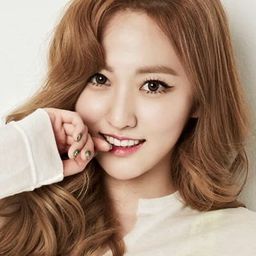 羅海靈 飾演 Girl