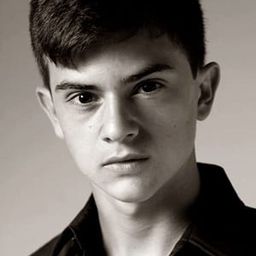 比爾·蒙托羅 飾演 Héctor