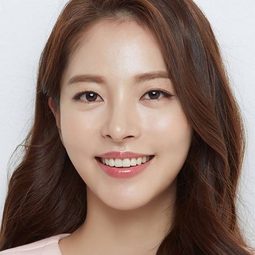 Shin Ha-yeon - 野蠻公主玩婚記演員 飾演Gisaeng 4