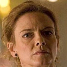 Ida Dwinger - 針孔正義演員 飾演Receptionist