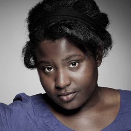 蘇珊·沃高瑪 飾演 Amala