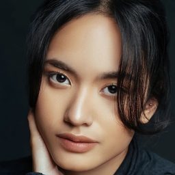 Arawinda Kirana 飾演 Sarah