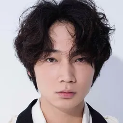 綾野剛 飾演 Yagisawa