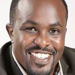 Peter King Nzioki 飾演 King